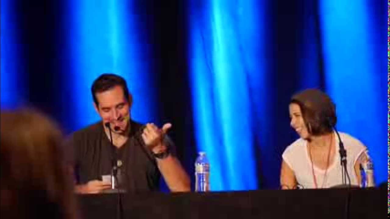 Трэвис Уиллингем @ Anime USA 2013 исполняет рэп для голосовой почты Роя Мустанга