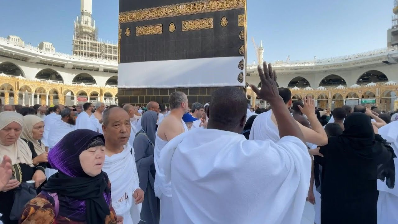 Milhões de fiéis iniciam o Hajj em Meca no calor da Arábia Saudita | AFP