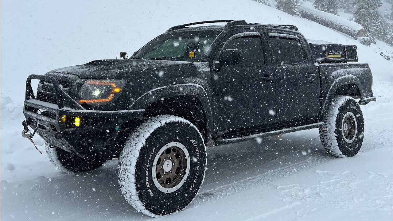 2nd gen  Toyota Tacoma road trip to Mount Shasta California 