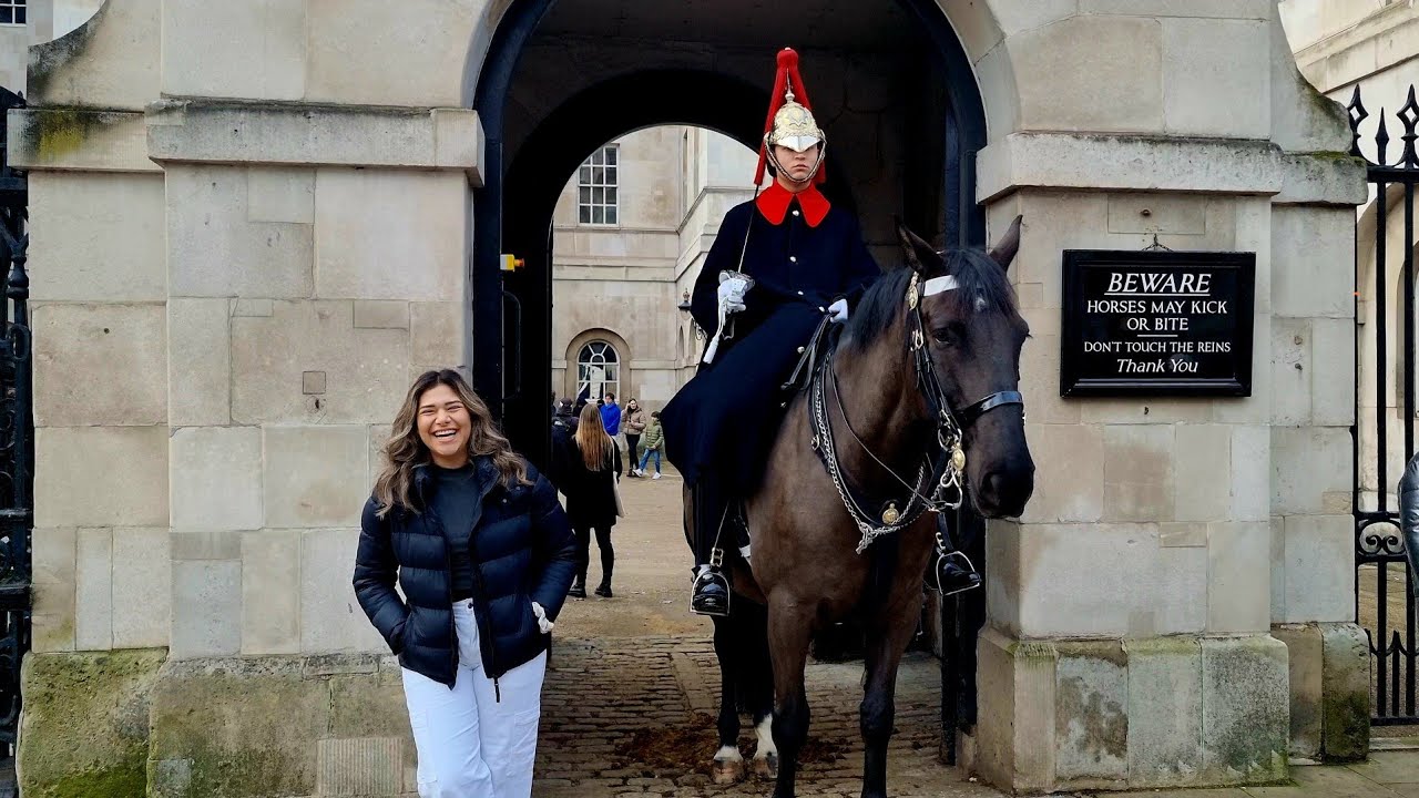 LAUGH after she Looks at the King's Guard in the Horse Guard! A tourist's Perspective