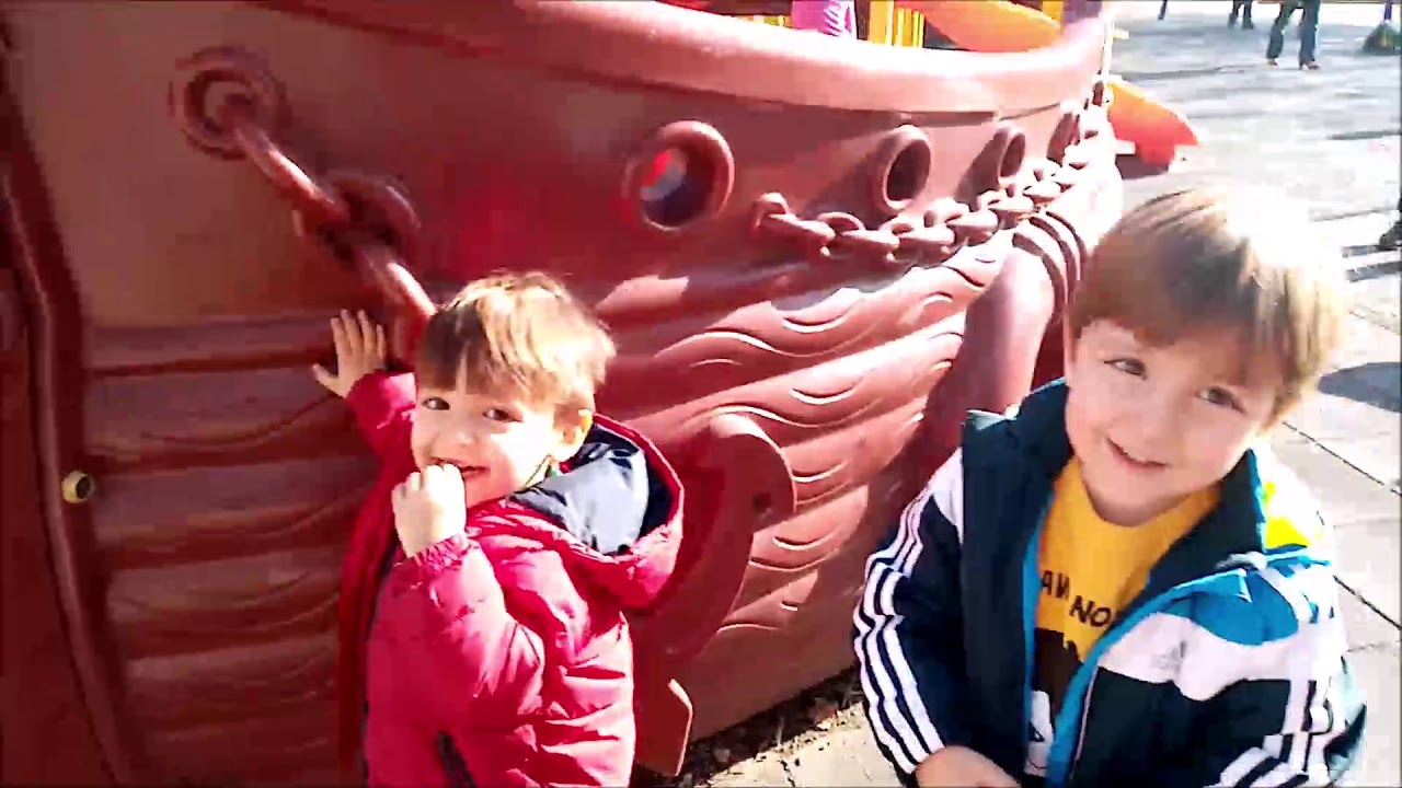 İkizlerin park keyfi :) #ikizler #park #kaydırak
