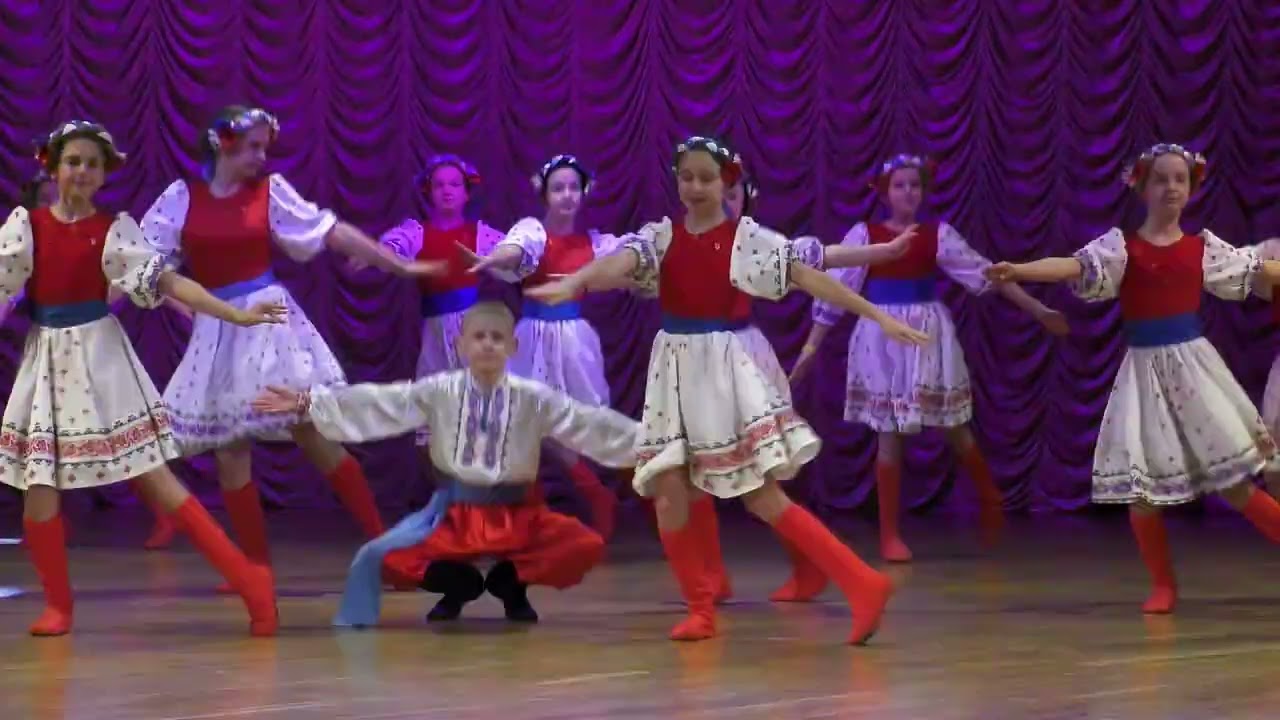 ЗРАЗКОВИЙ ХОРЕОГРАФІЧНИЙ КОЛЕКТИВ 