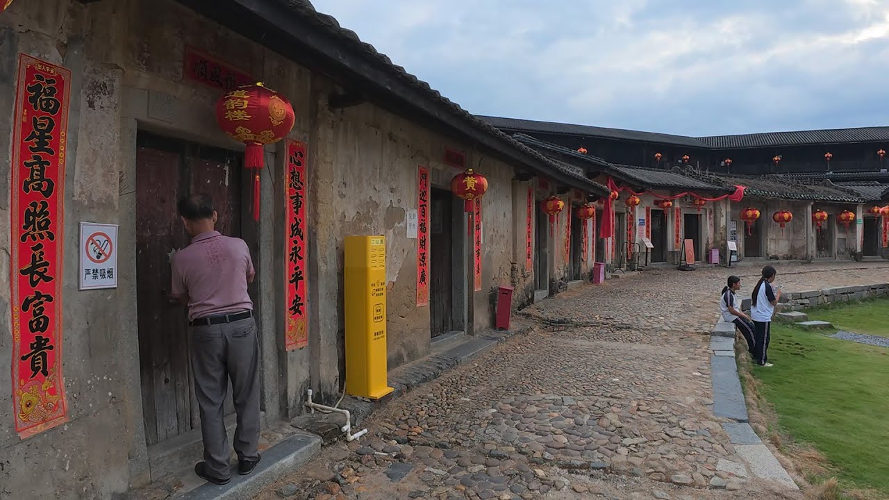 Walking in China’s Old Towns | Hakka Tulou and Traditional Houses