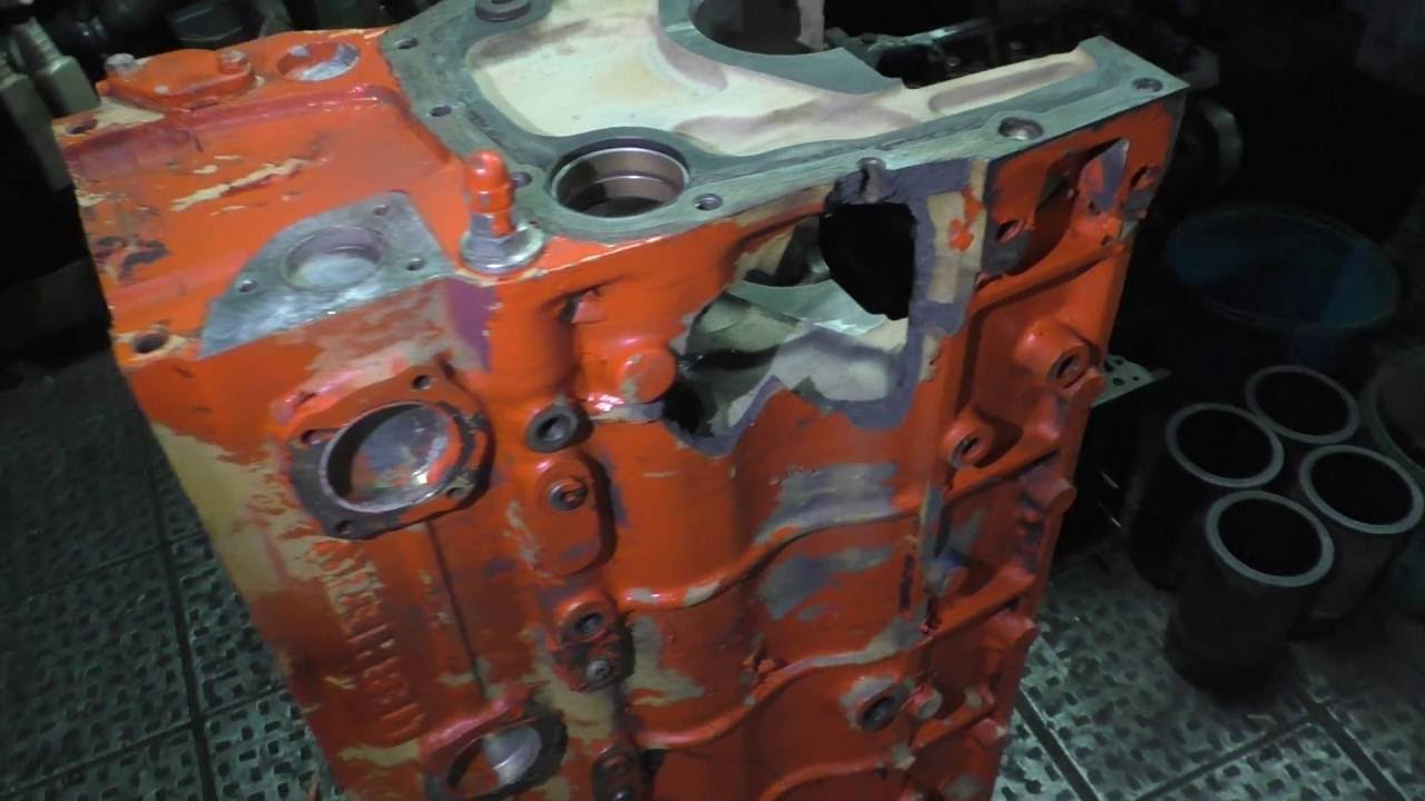 Порция ТРЭША! Cylinder block LIEBHERR D926 TI с дырой!