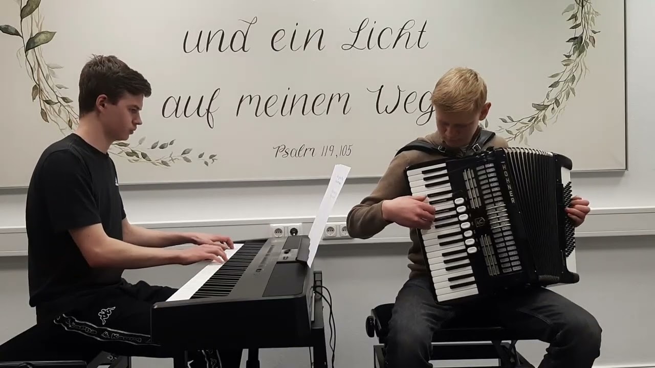 На далёком холме / Старый крест / Auf dem Hügel entfernt / Altes Kreuz  сл. и муз. С. Демидович