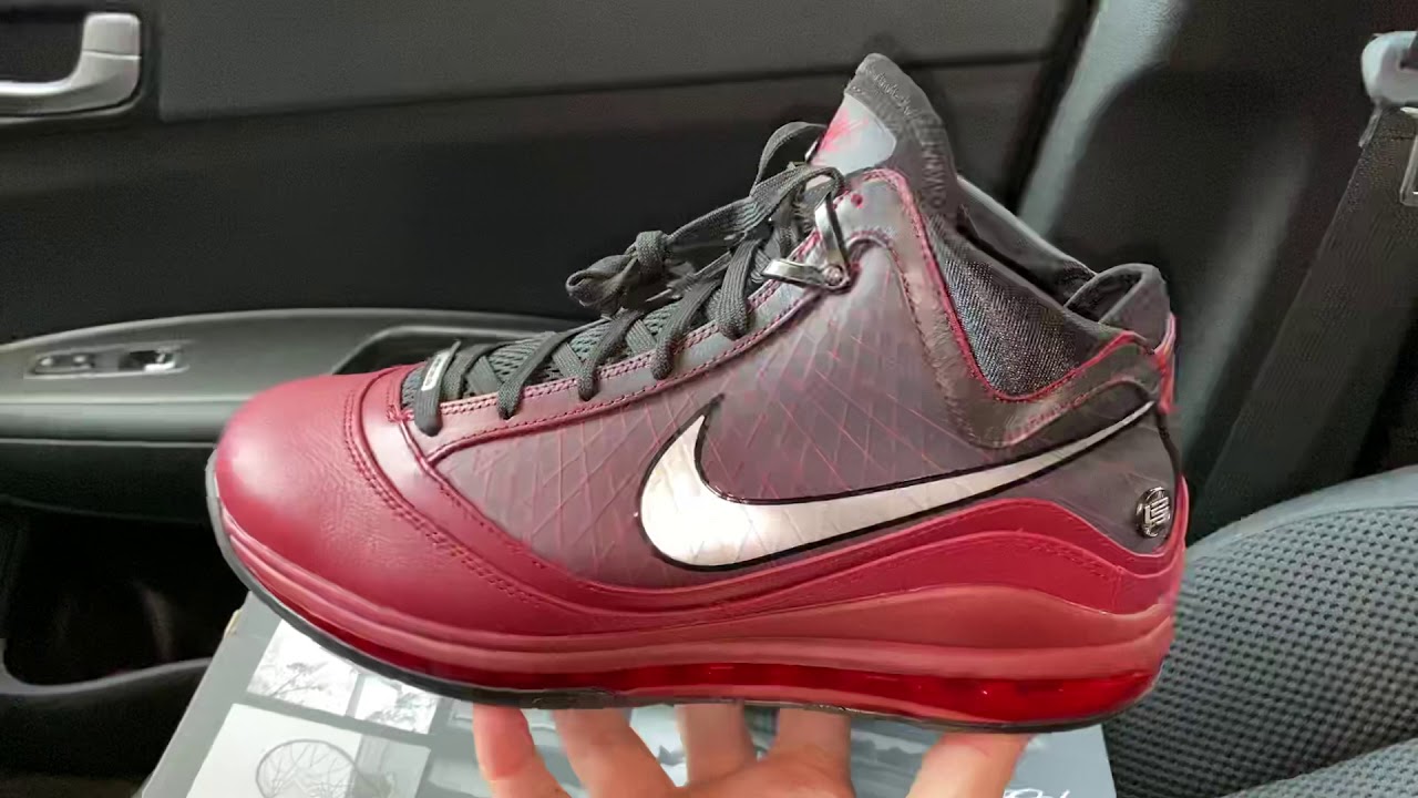 Nike LeBron 7 Christmas shoes