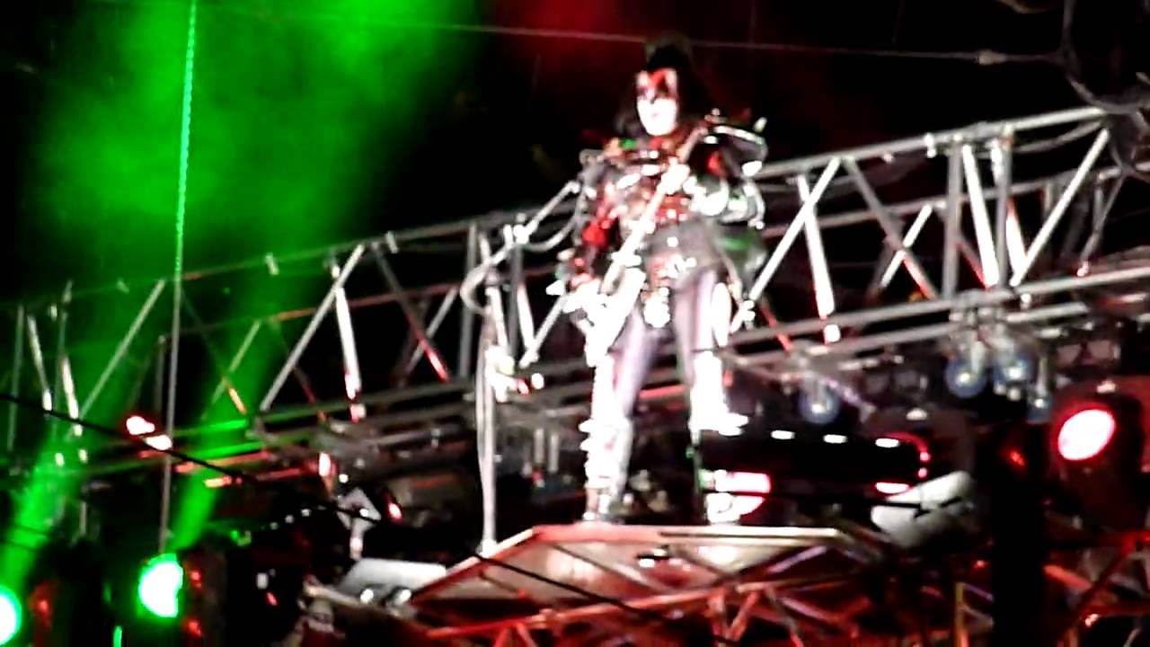 Kiss - 12 I Love It Loud (Bratislava 29.05.2010)