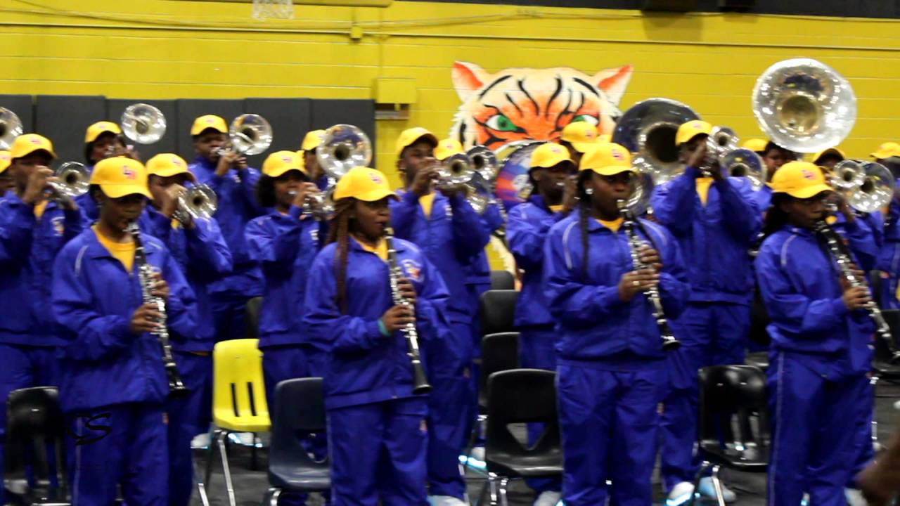 BATTLE OF THE TITANS: Whitehaven vs Landry-Walker