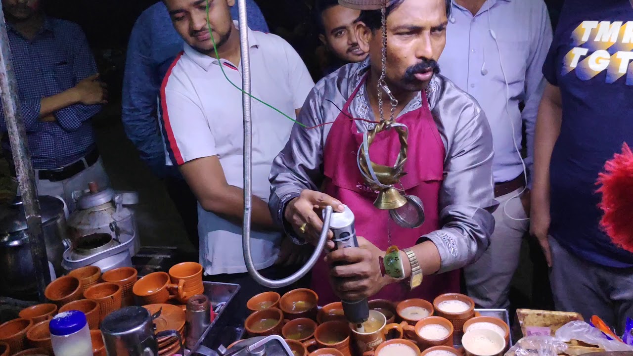 Raja Chayer Adda ( রাজা চায়ের আড্ডা ). Raza Tea Stall at Airport Railway Station, Uttara