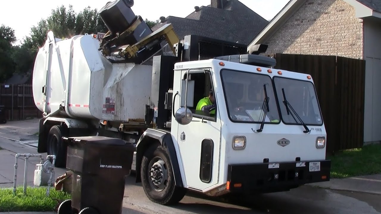 CCC LET2 / Mini Heil Rapid Rail Garbage Truck