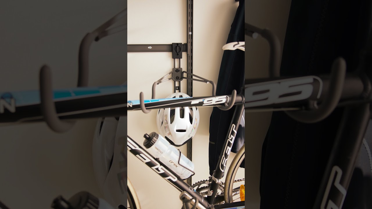 GARAGE+ by Elfa &ndash; &uacute;ložn&eacute; ře&scaron;en&iacute;, kter&eacute; se přizpůsob&iacute; va&scaron;im potřeb&aacute;m, ať už m&aacute;te jak&eacute;koliv kon&iacute;čky!