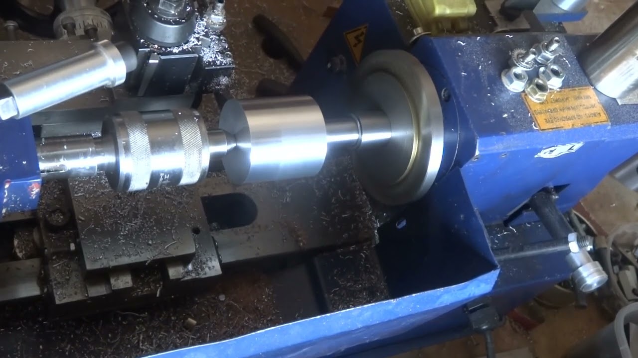 Tornear aluminio sin mandril en torno mini. (Turning aluminum without a chuck on a mini lathe).