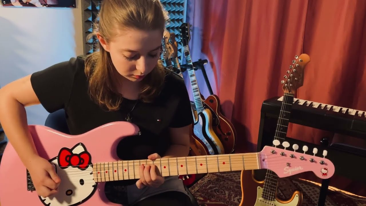 Hello Kitty Guitar Solo - The wall, Paola