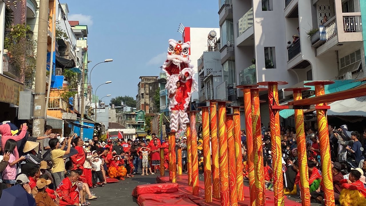 TINH ANH ĐƯỜNG LÂN LÊN MAI HOA THUNG TEAM A TRƯA MÙNG 6 TẾT BÍNH NGỌ MÚA LÂN,MÚA RỒNG HAY NHẤT 2026.