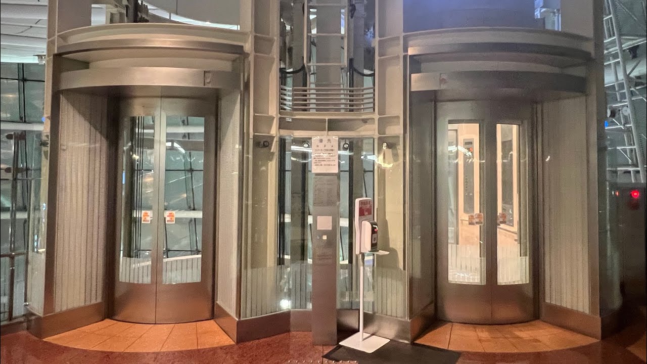 【カプセルのような形をしたカゴ】 日立エレベーター 羽田空港第2ターミナル メインEV