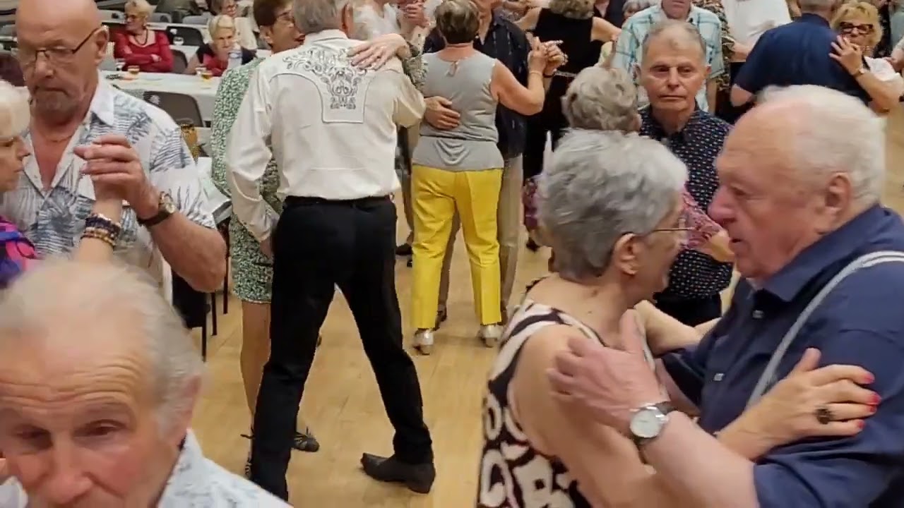 Super bayon par notre talentueux Damien poyard 🪗🎵🎼🎹🎶