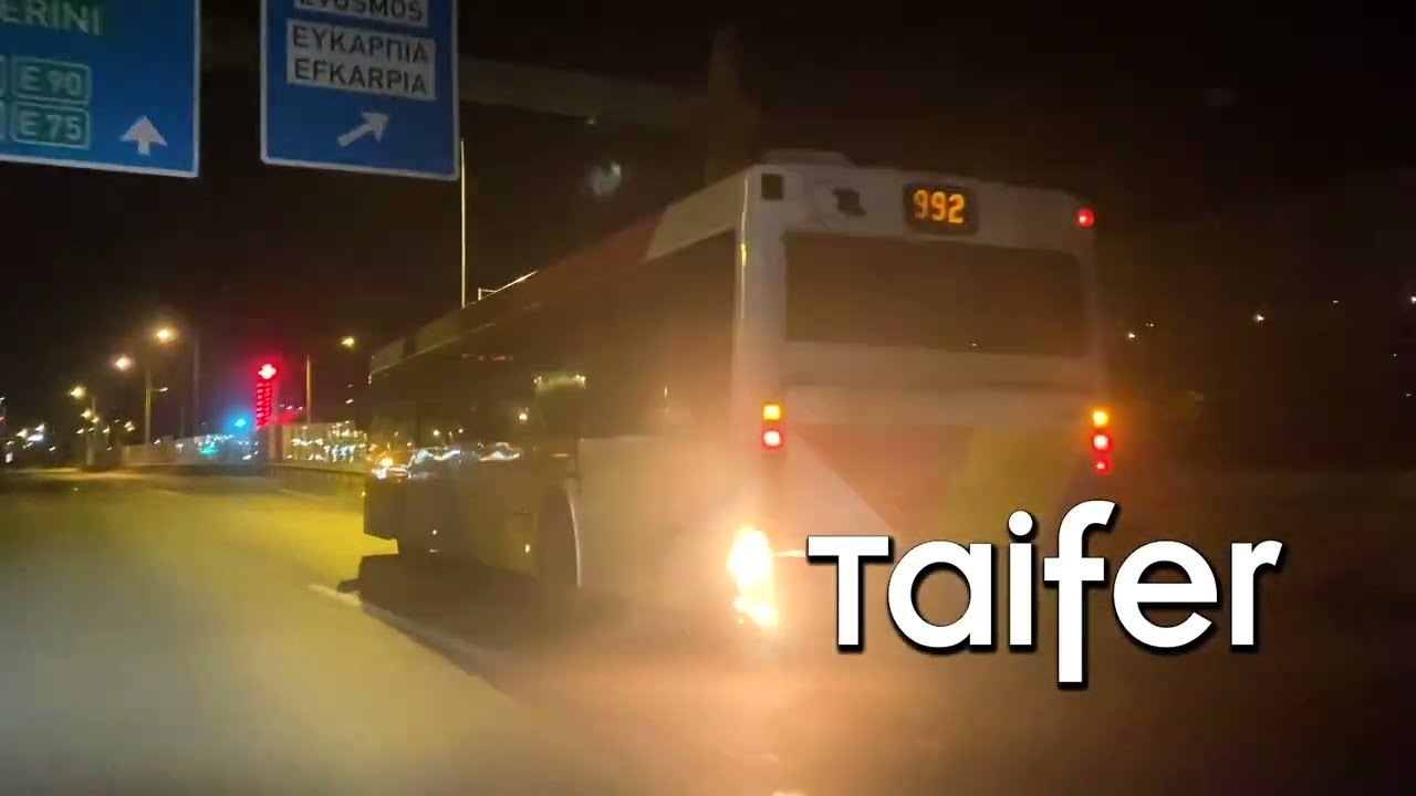 Λεωφορείο ΟΑΣΘ παίρνει φωτιά ενώ κινείται στο δρόμο