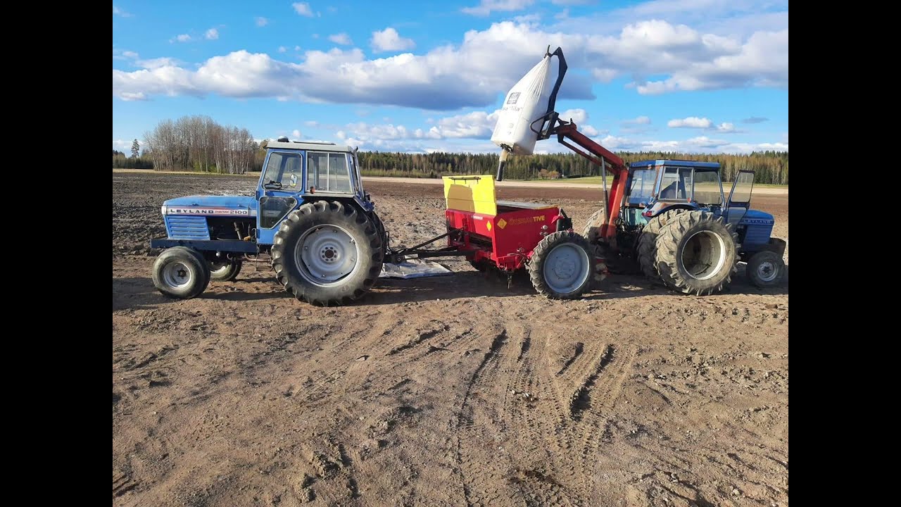 2x Leyland 2100  sowing and harrowing with GPS-guided steering system