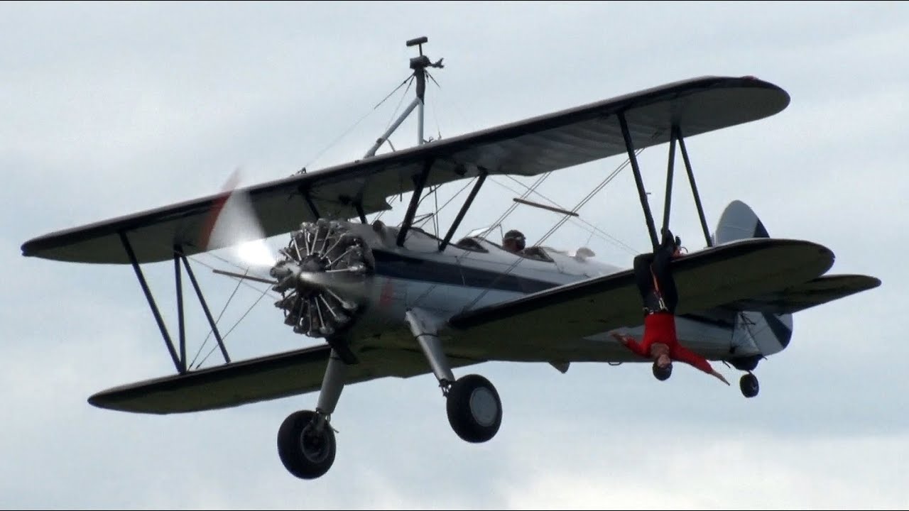 2022 Leesburg Airshow - The Flying Circus' Wingwalking Display