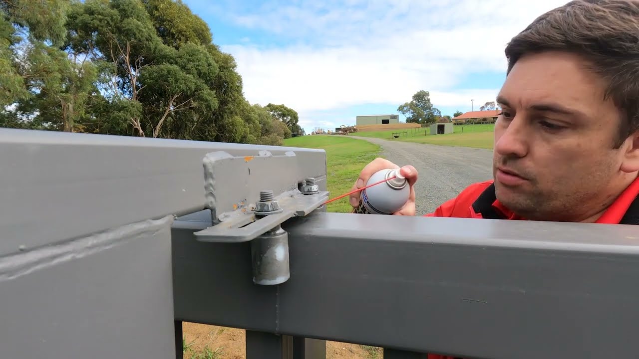 Cantilever Gate Maintenance - How to Lubricate Your Cantilever Gate