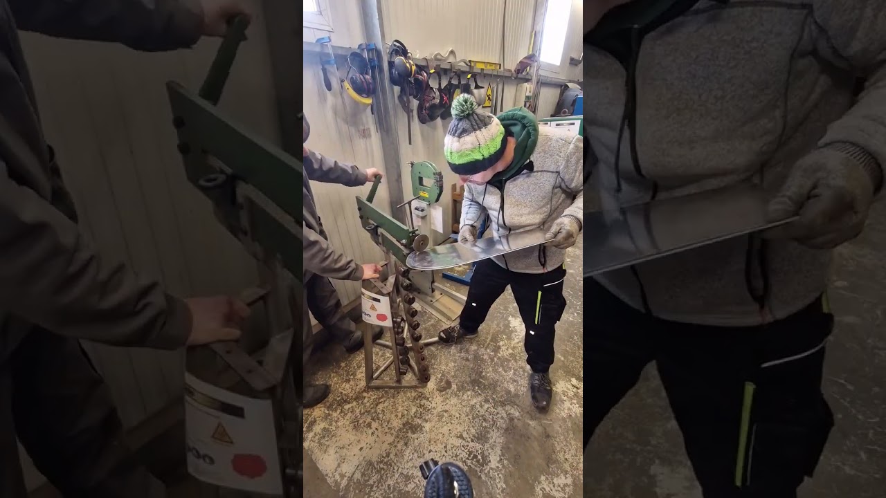 fabrication d'une selle .Formation tolier formeur moto niveau 1chez forcarr .