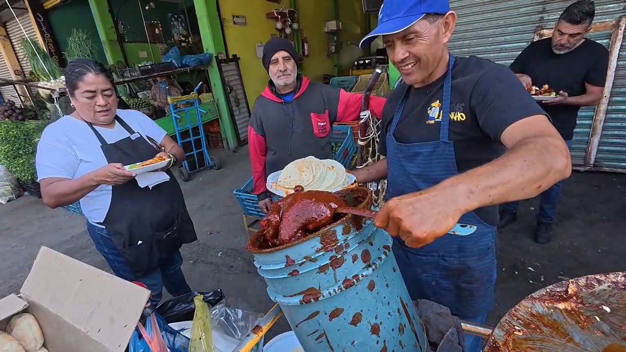 POLLO GIGANTE adobado del Chino de abastos bien Sabroso!!!