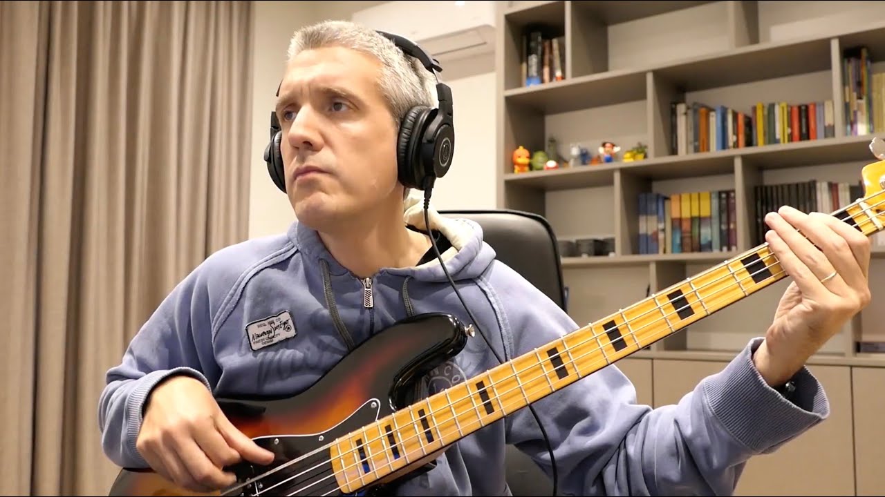 Sexy Eyes - (Dr. Hook) - Bass Cover (by MNB)