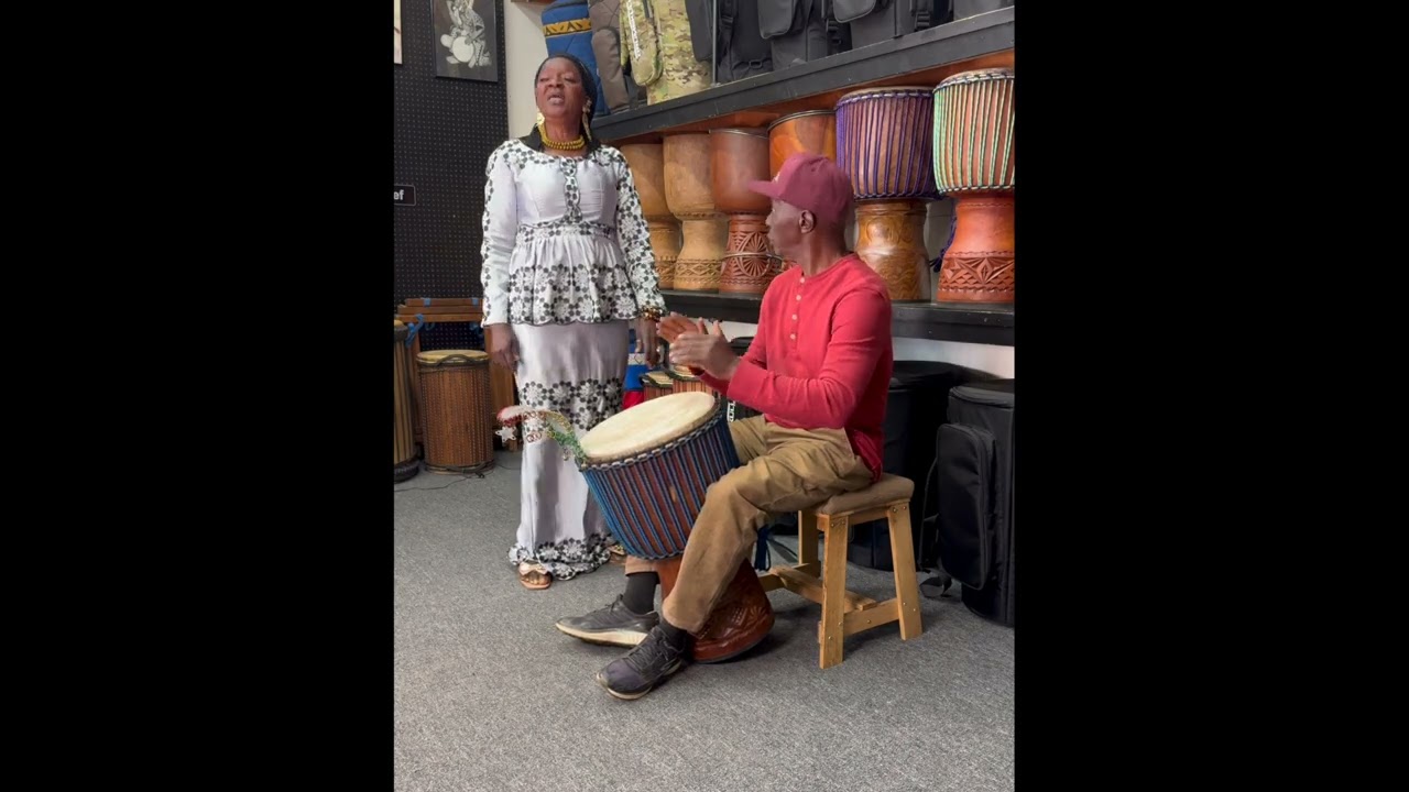 DrumSkull Djembe 09355 & Drissa Kone