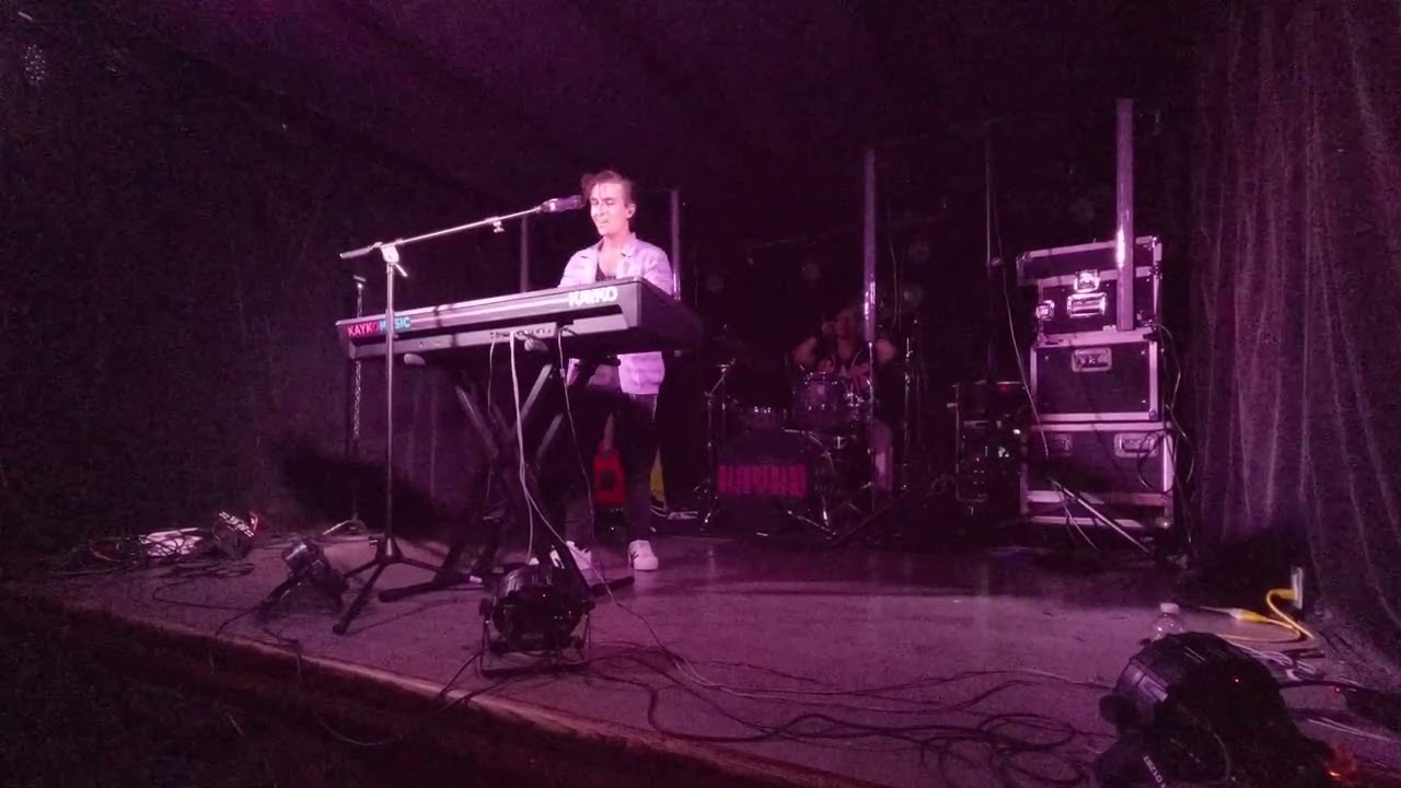 KAYKO - Northern Attitude (Noah Kahan Cover) / Teenage Dirtbag (Wheatus Cover) [Toronto, Ontario]