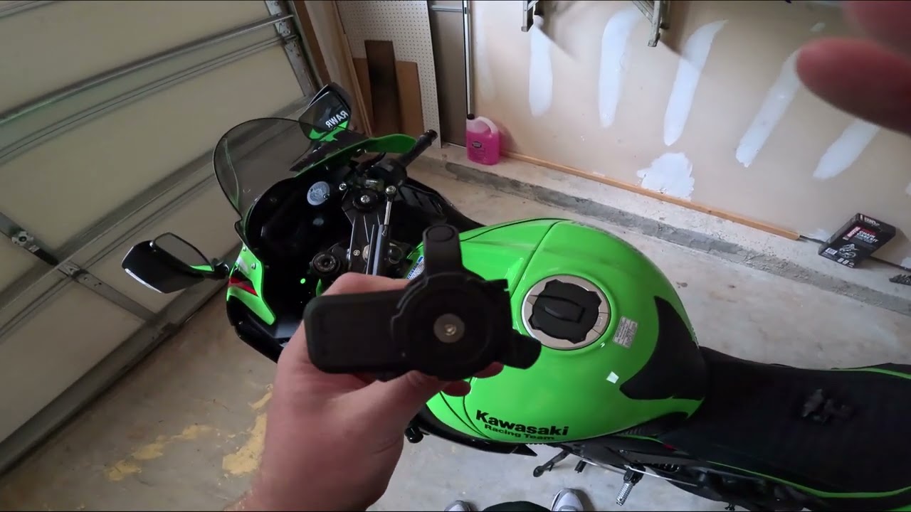 (How To) Quad Lock/RAM Phone Mount - 2022 Ninja Zx10r (Setup & Parts)