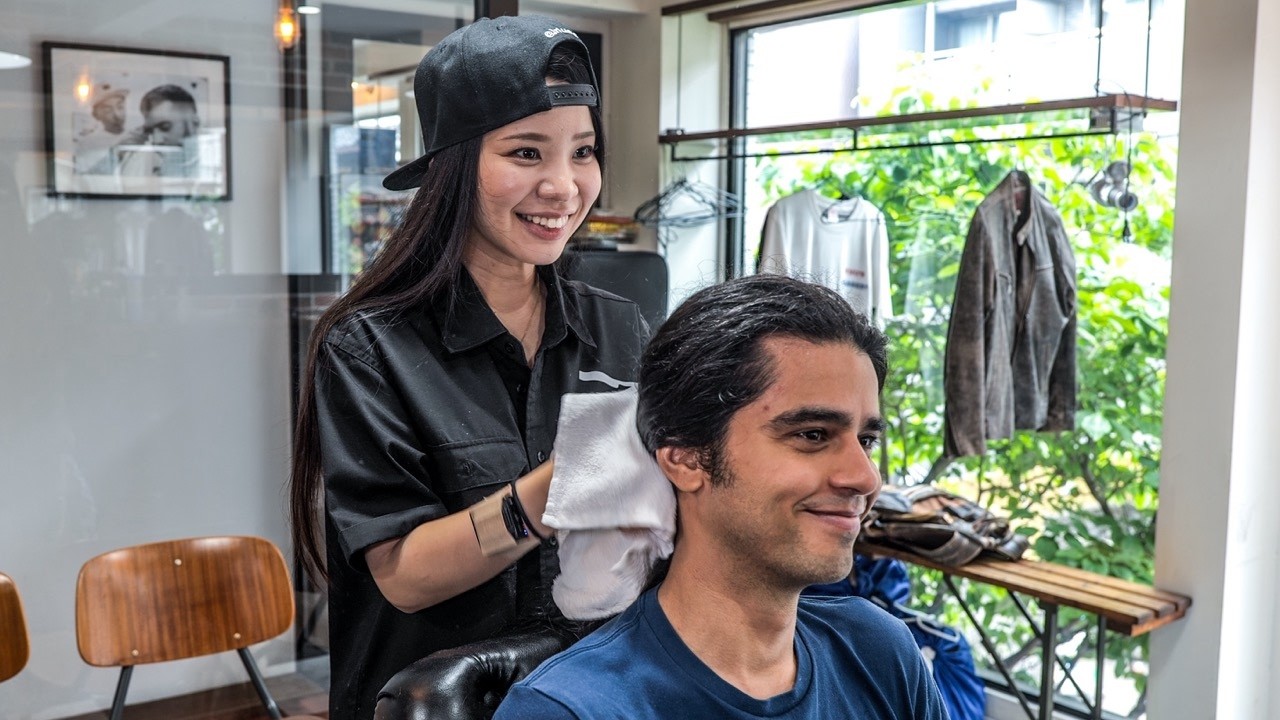 💈(ASMR) I Found A Charming Lady Barber Miyu in Kyoto - Hair Trim, Shampoo, Beard Shave