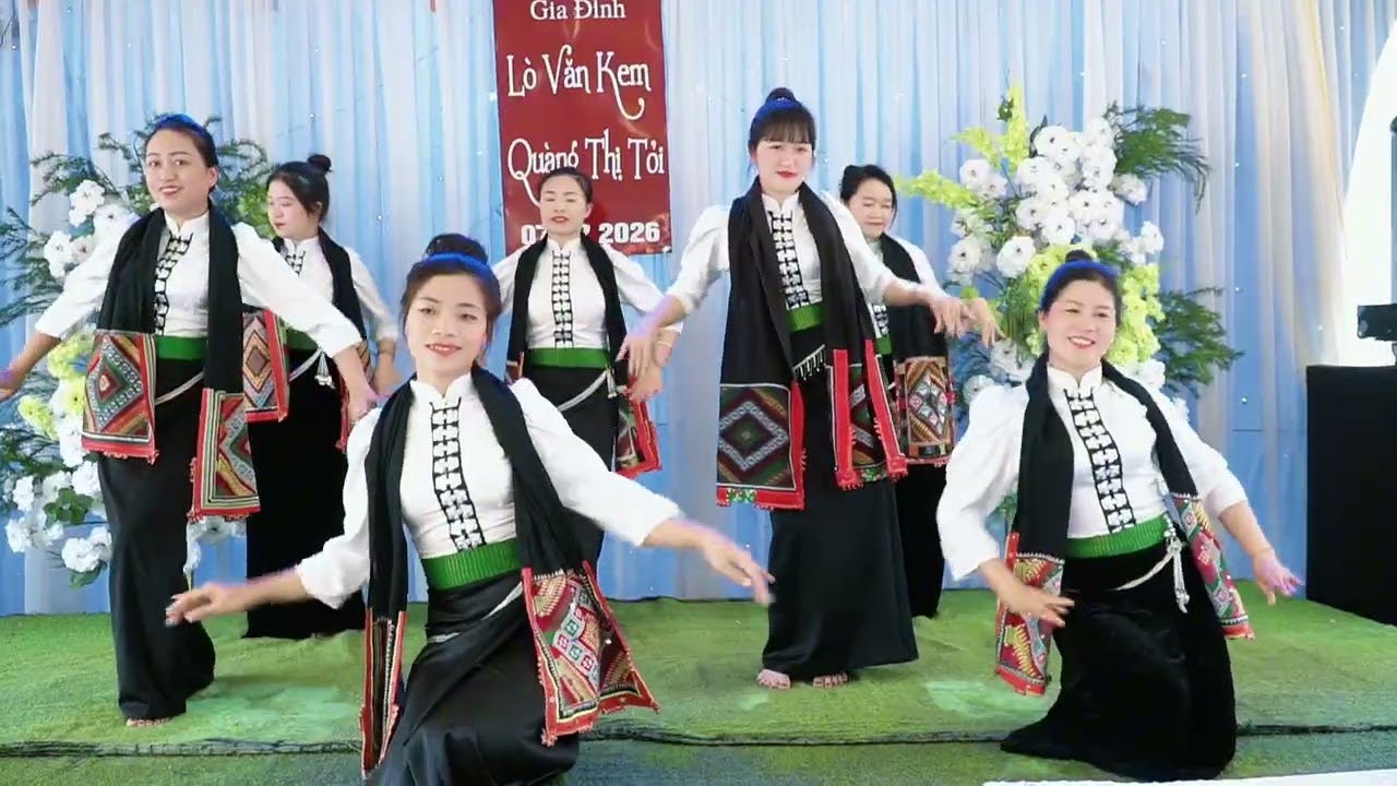  SUM ÊM PẢ CÔ GIÁO MẦM NON MÚA DẺO,  ĐẸP QUÁ!