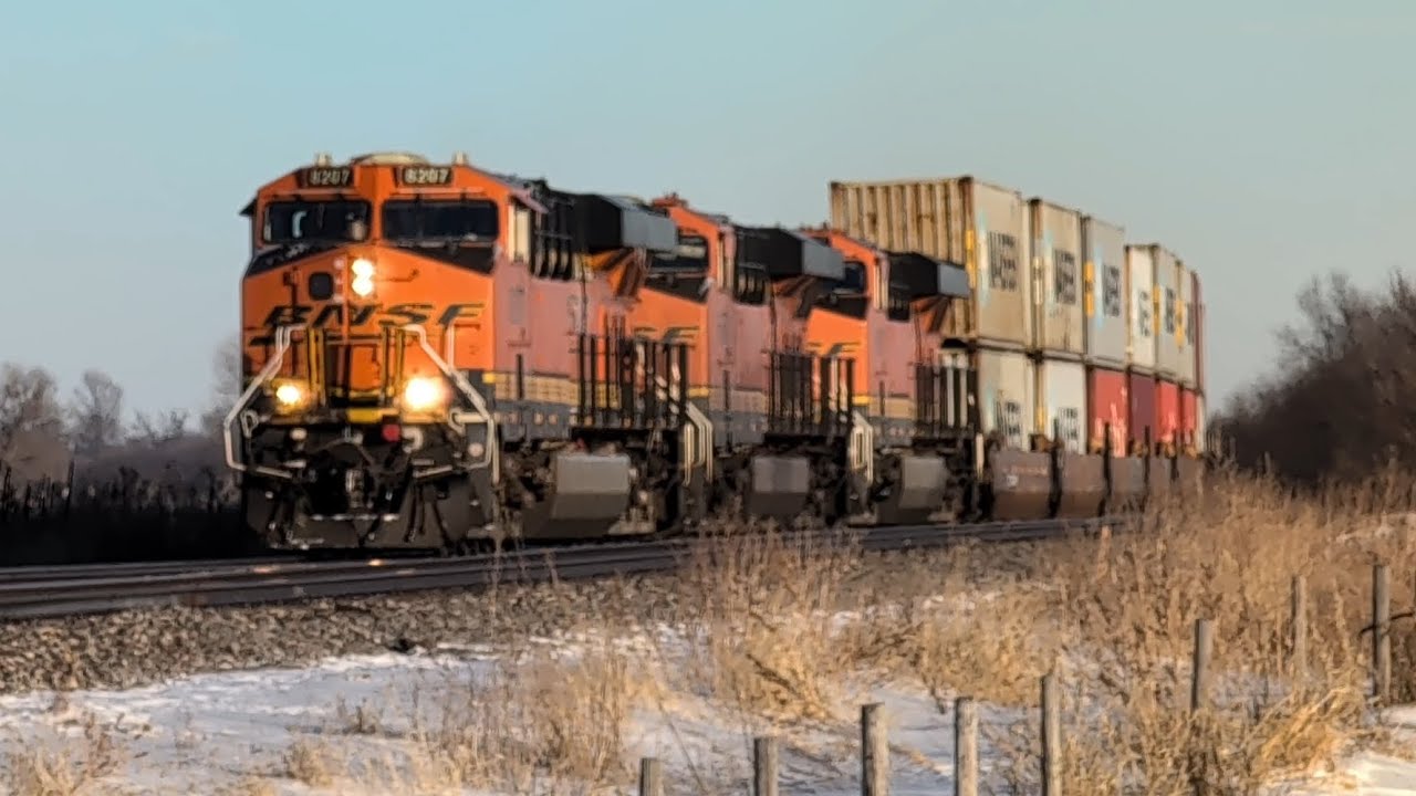 5-Engine BNSF Intermodal Looks Fantastic 