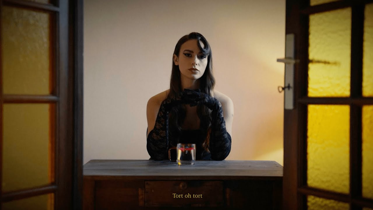 Gis&egrave;le - Amina (Lyrics video)