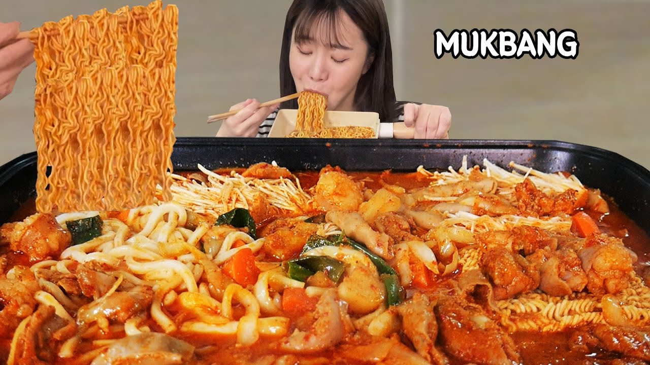 Суперразмерное тушеное мясо гопчан с шоу поедания курицы🔥ㅣGopchangjeongol MUKBANG