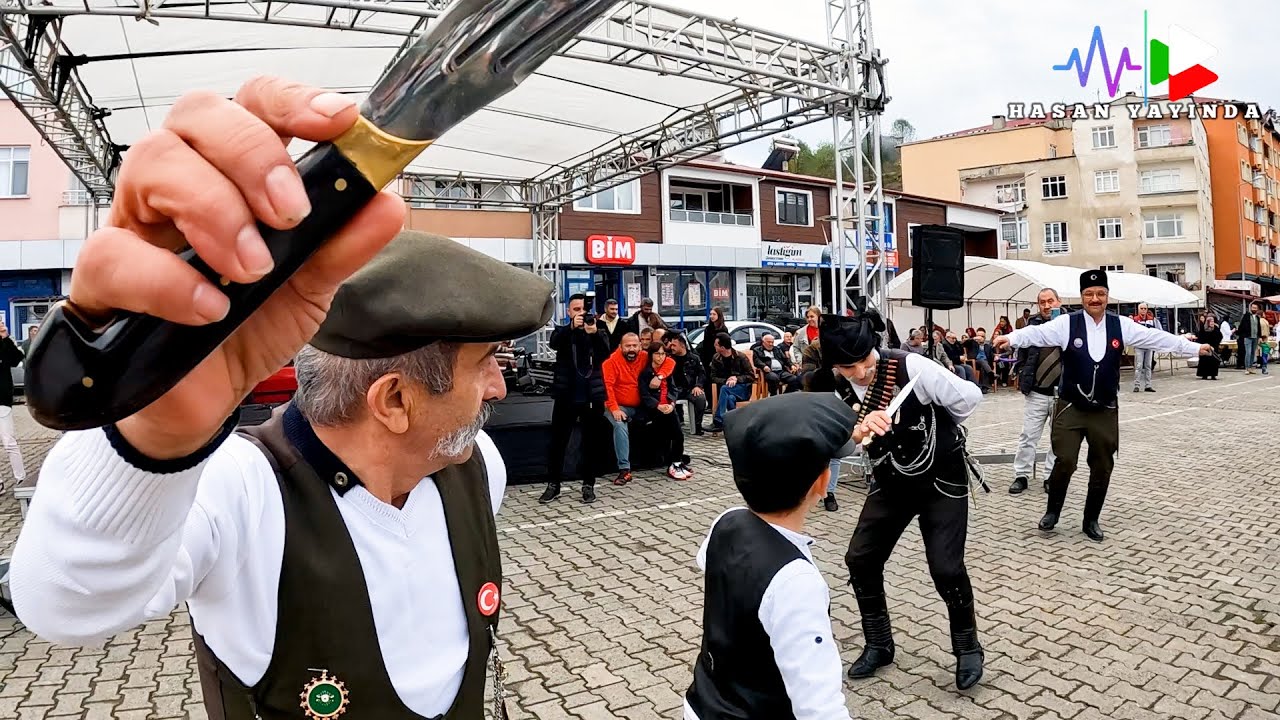 Giresun Karşılaması Eşliğinde Piraziz de Giresun Uşakları Kara Zıpkalılar Oyunu