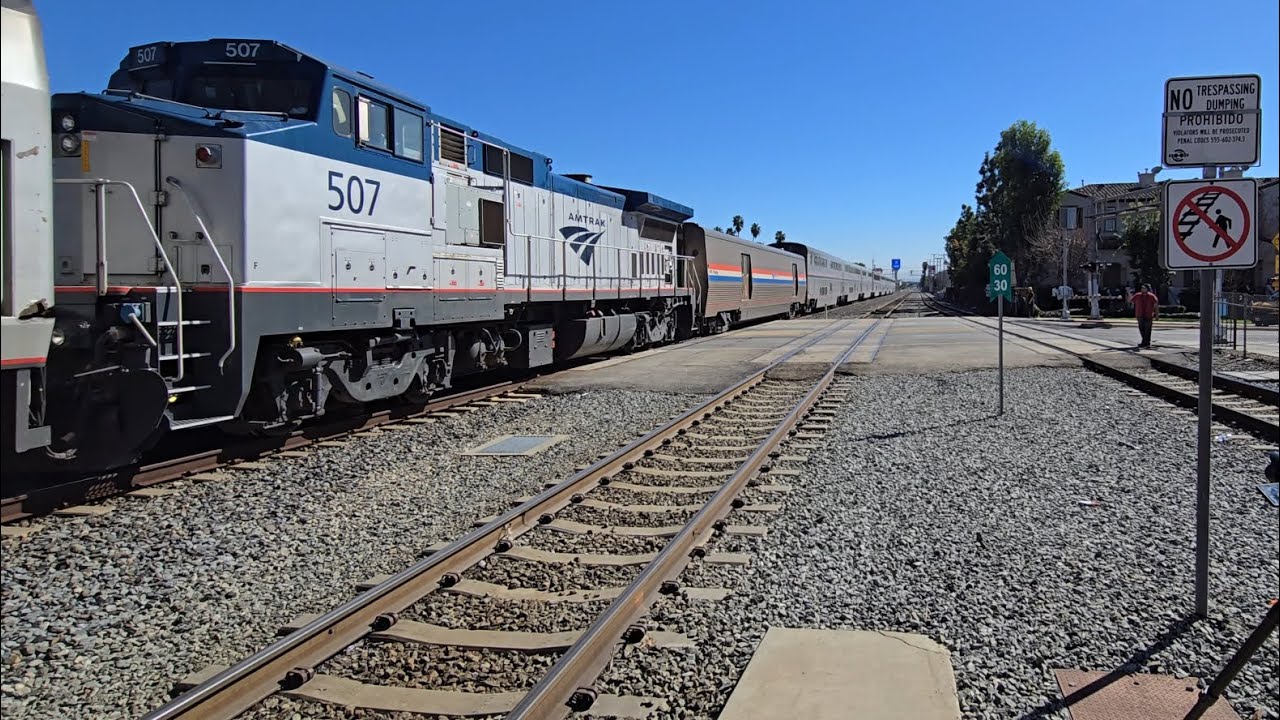 M609 A572 A1 with 507 Dash 8 And UPRR Rescue Leader ZBRLC ZLCLT and ZLCG2.