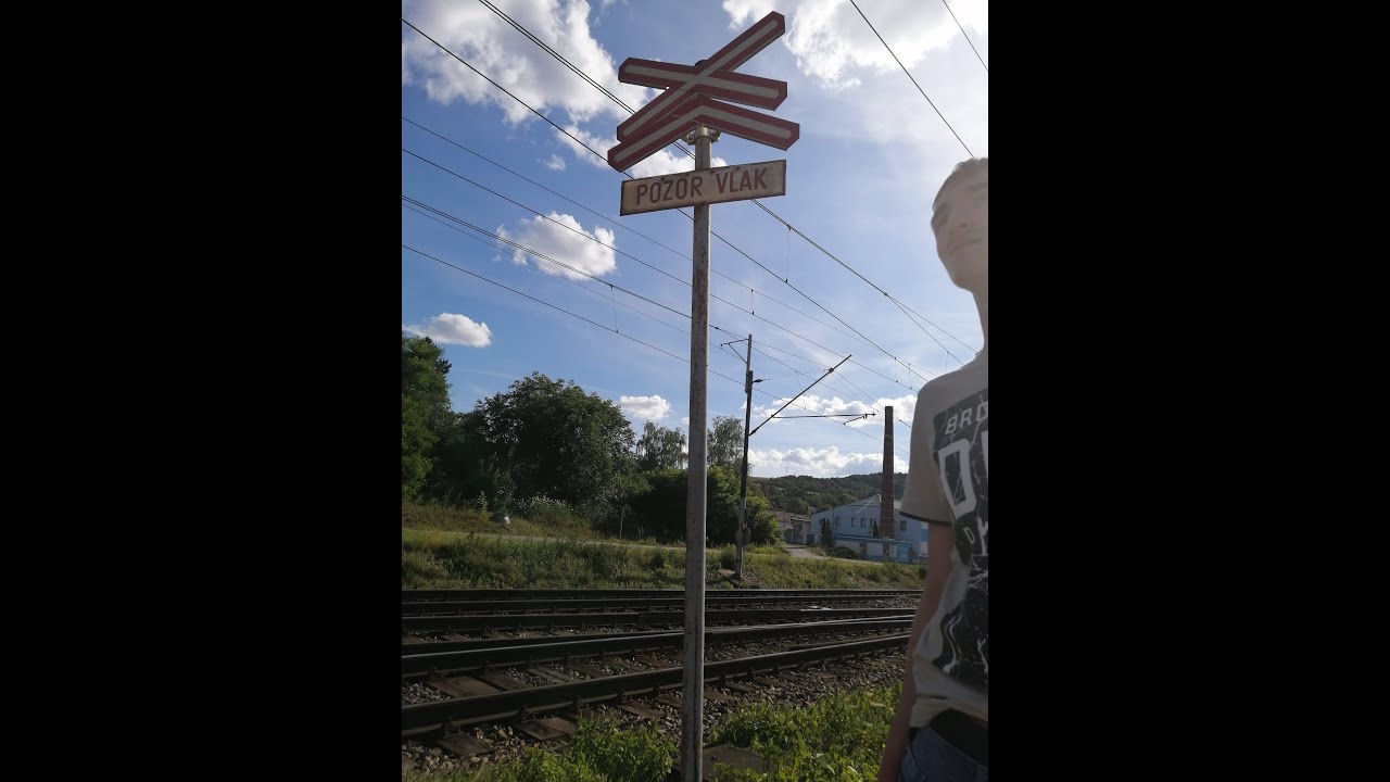 Železniční přejezd Karlštejn #2 (mechanické závory PZM1 bez předzváněče) | 14.7.2020