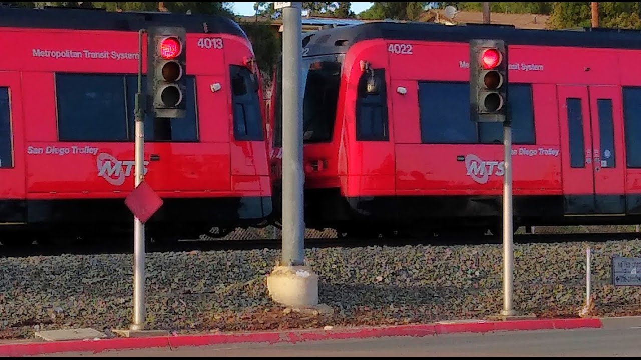 Old McCain SD Traffic Lights & Passing MTS Orange Line Trolley (Imperial Ave & 68th St)
