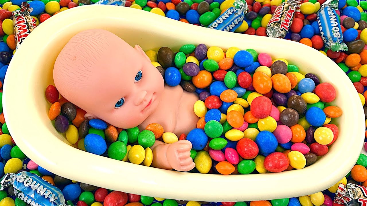 Satisfying Video l Mixing All My Candy in BathTub & Magic Slime with MMs ASMR Cutting