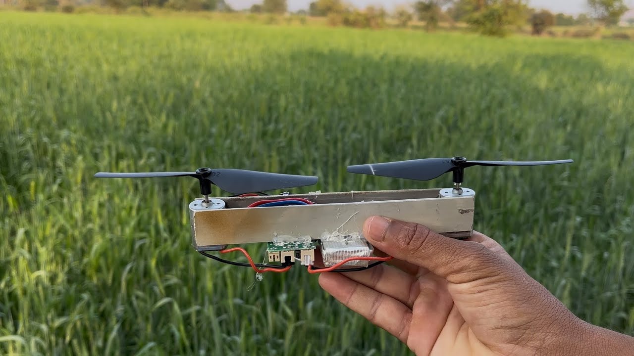 दोस्तो हमने घरपर ही दो मोटर वाला ड्रोन बनाया क्या ये उडपयेगा || Double Motor Drone 