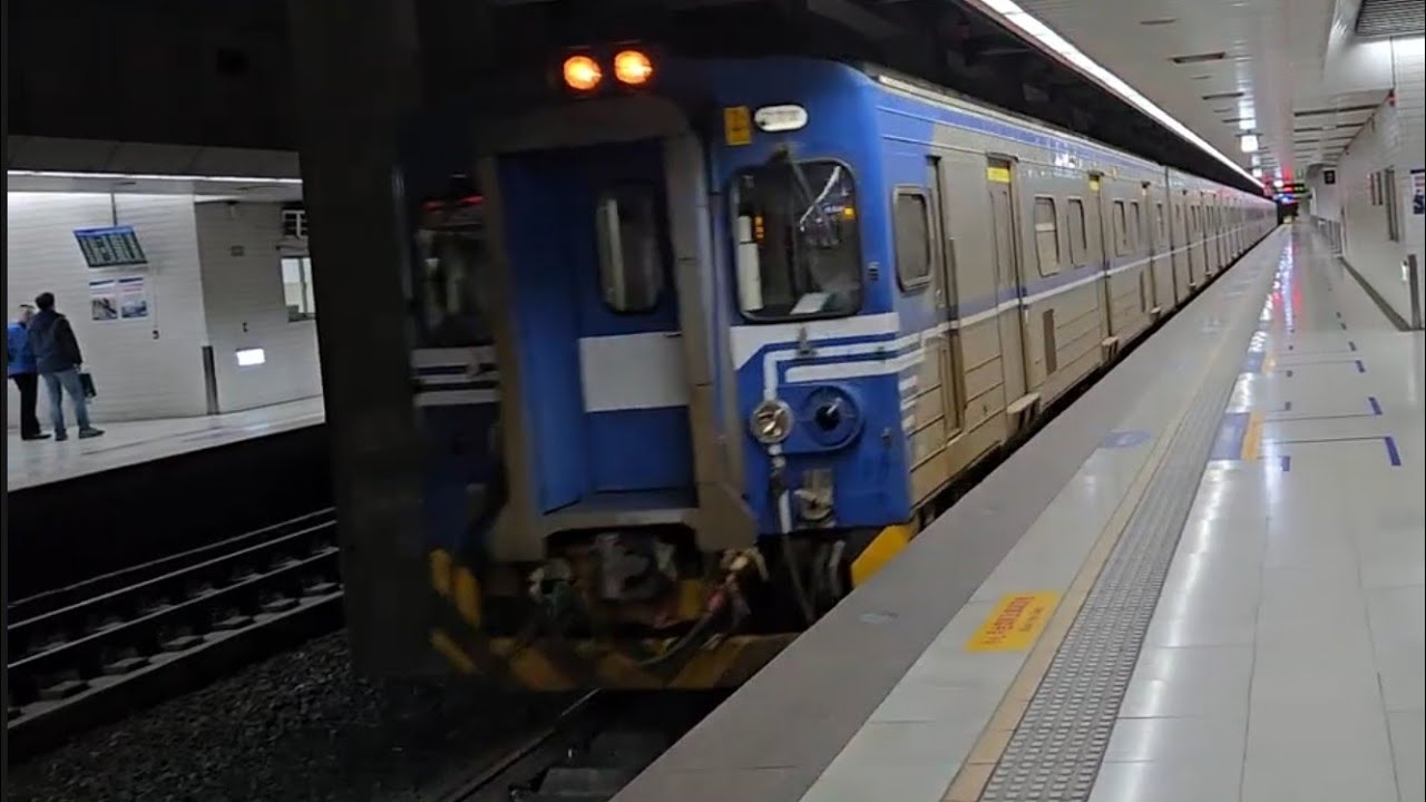 4162次樹林發車經由宜蘭線開往蘇澳的EMU500型八輛二編組EMU520+EMU502區間車