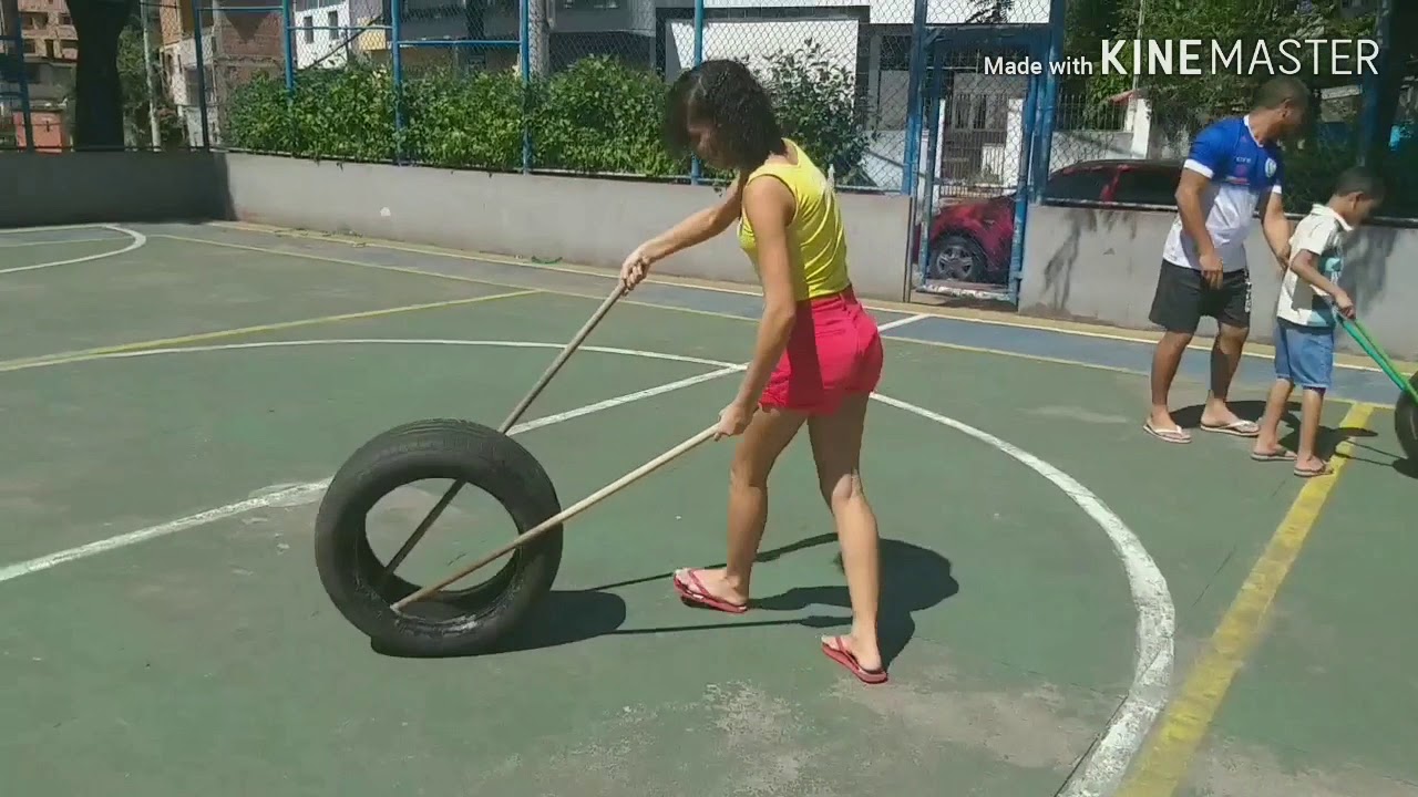CORRIDA DE PNEU - Série Brincadeiras Antigas