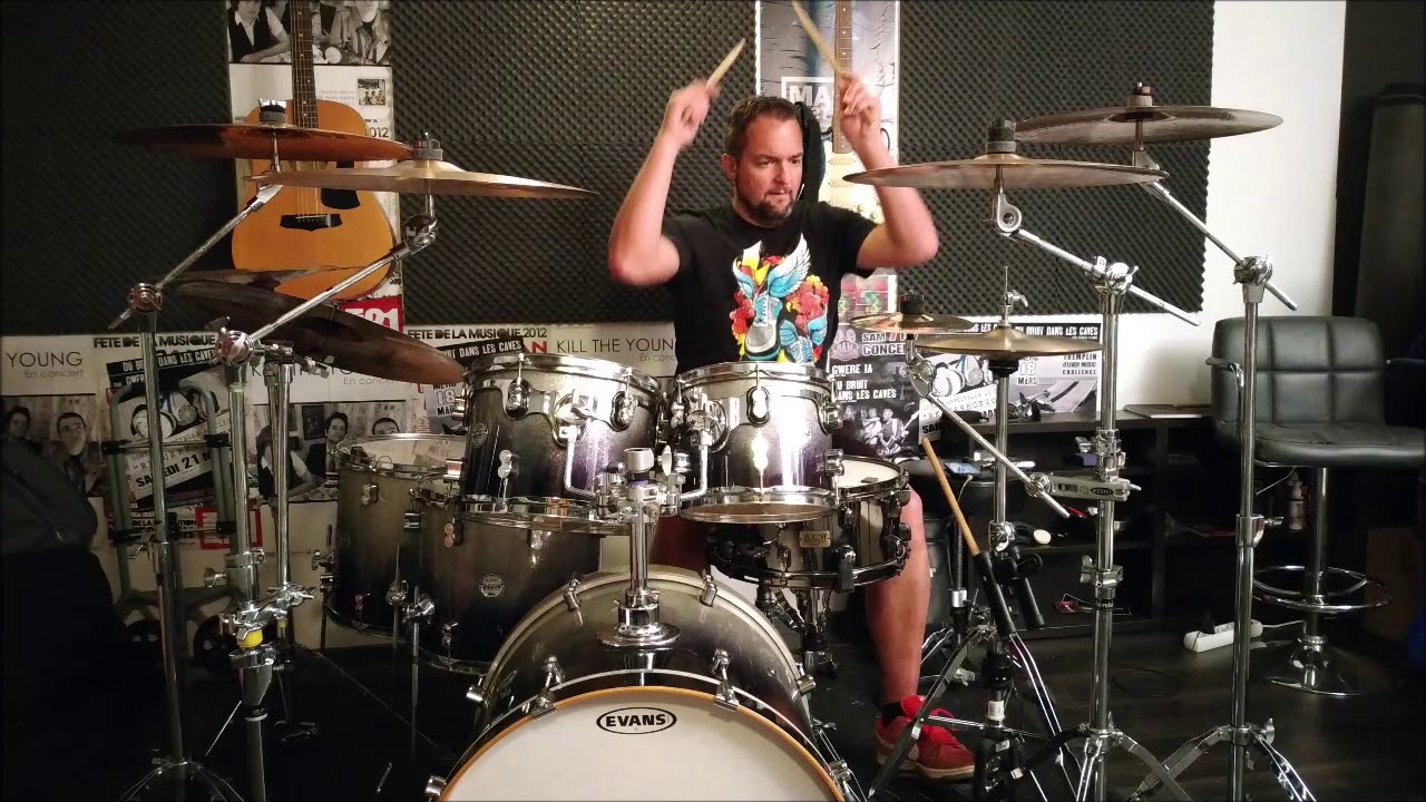 RESTA IN ASCOLTO LAURA PAUSINI (drum cover)