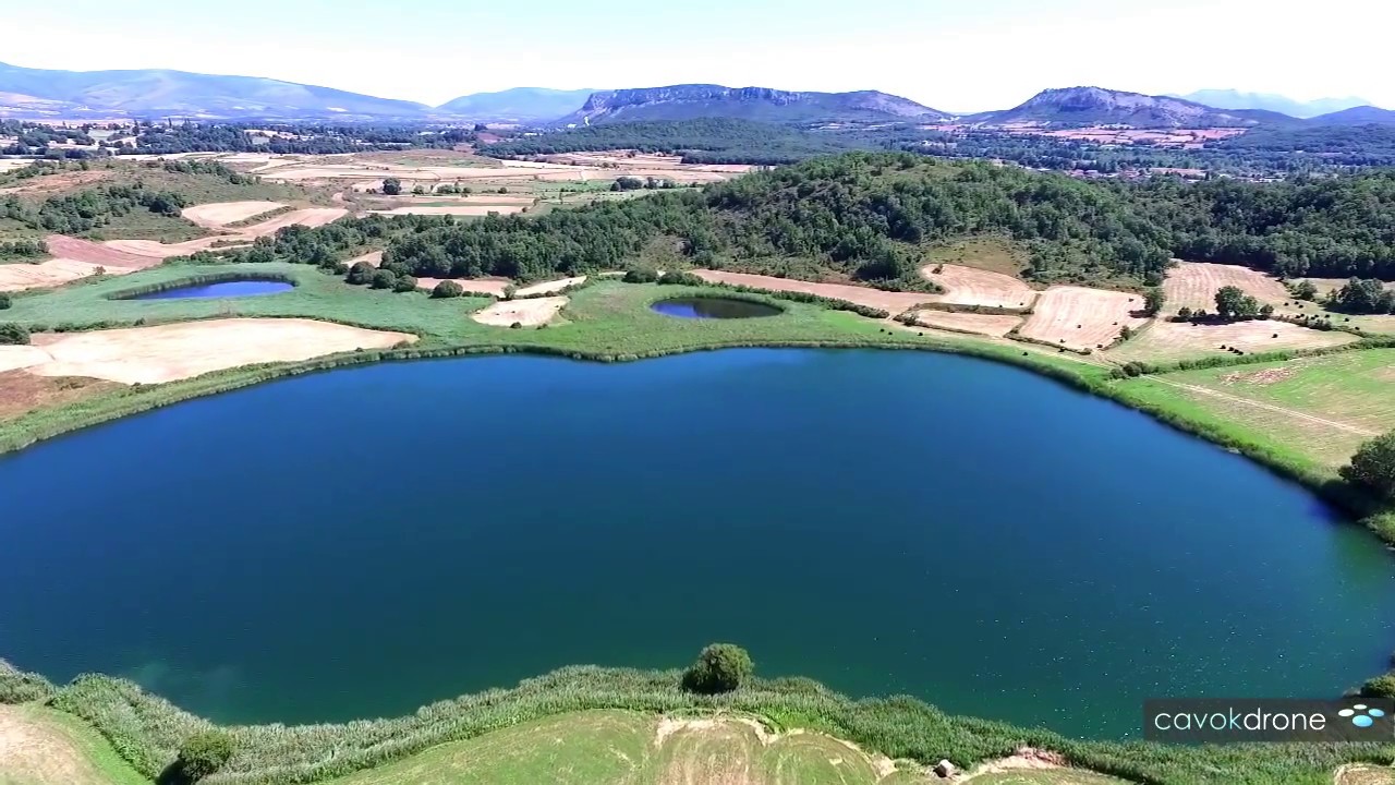 Lagunas de Barcena. Vista aérea con drone.