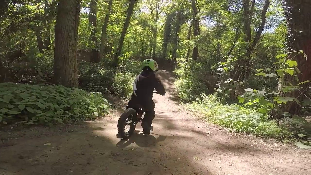 2 Years Old ride on Kokua LikeaBike Jumper Balance Bike Dirtspot