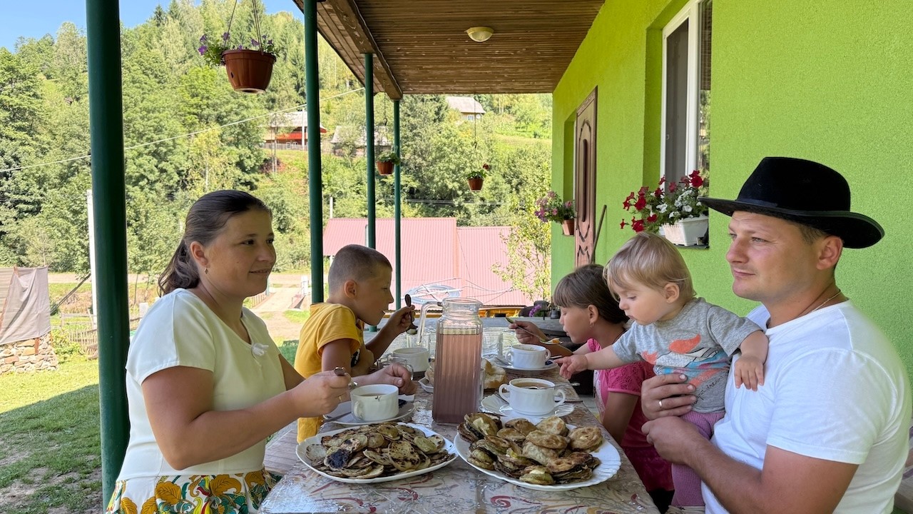 Authentic Village Life in the Carpathians 🏔️ | Traditional Meals & Unexpected Mountain Ride! 🍲🏍️