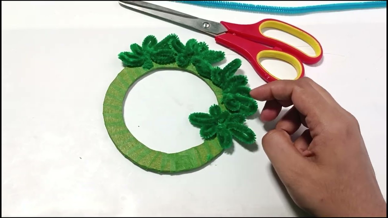 DIY Aesthetic Room Decor: Easy Pipe Cleaner Flower Wall Hanging 🌸