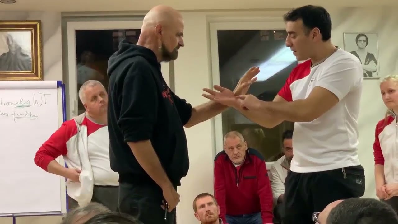 Wing Chun GM Kernspecht teaches Sifu Bülent (learn with fun)
