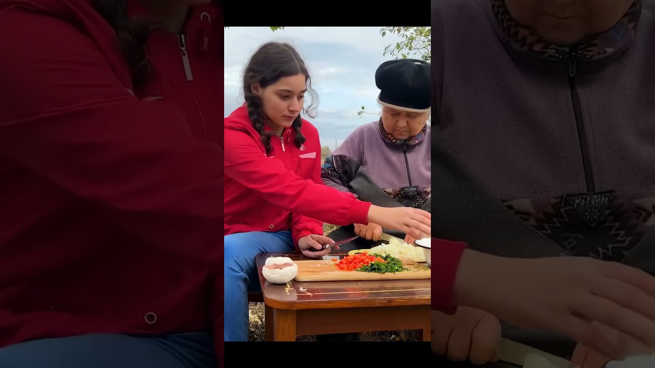 Cozy village life with a granddaughter and her grandma.Quiet rural moments, traditional cooking ASMR